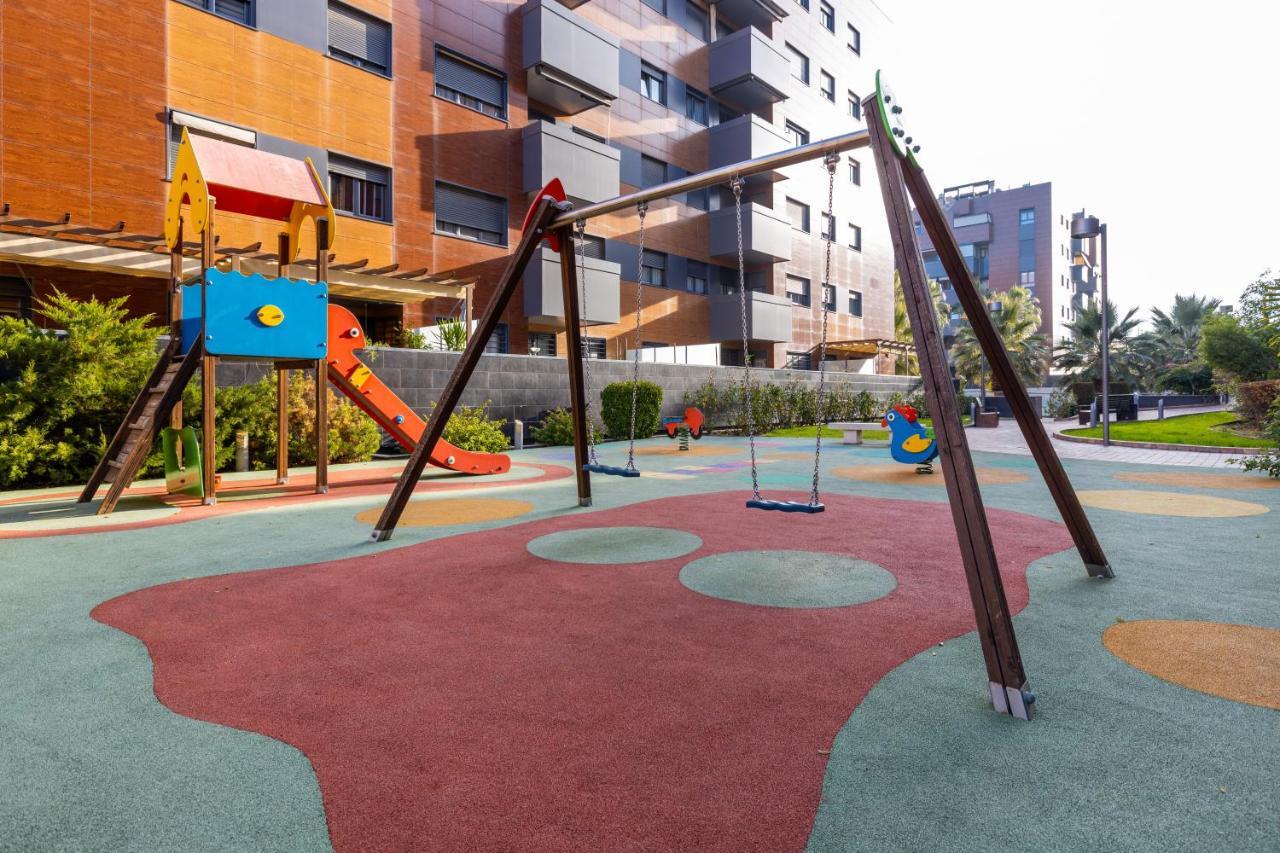 Apartamento Forum-Ciencias Con Piscina, Gym & Parking Гранада Экстерьер фото